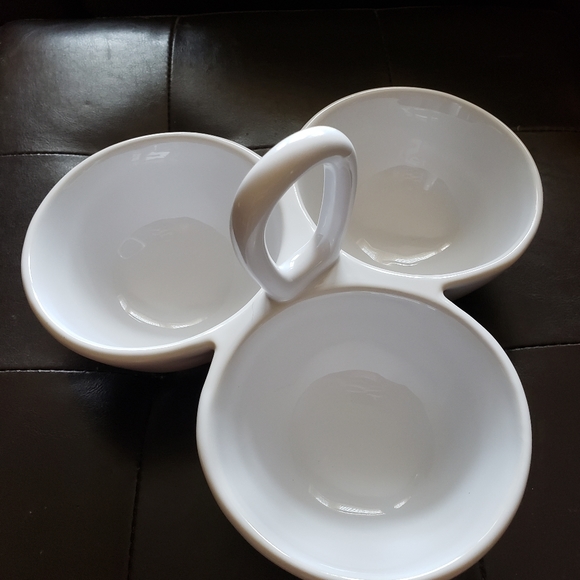 White condiment, sauce, dip dish - Picture 3 of 5